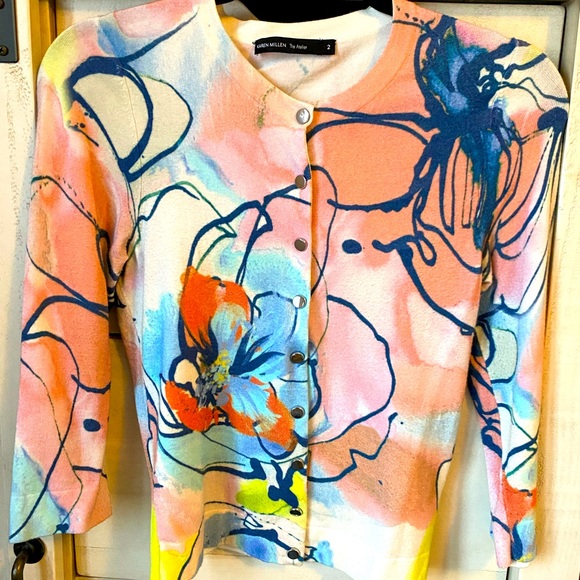 Stunning sweater…perfect for business or casual. - Picture 1 of 1